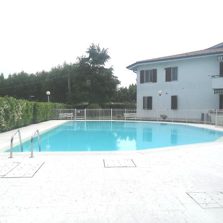 Appartamento A Peschiera Del Garda Con Piscina Exteriér fotografie